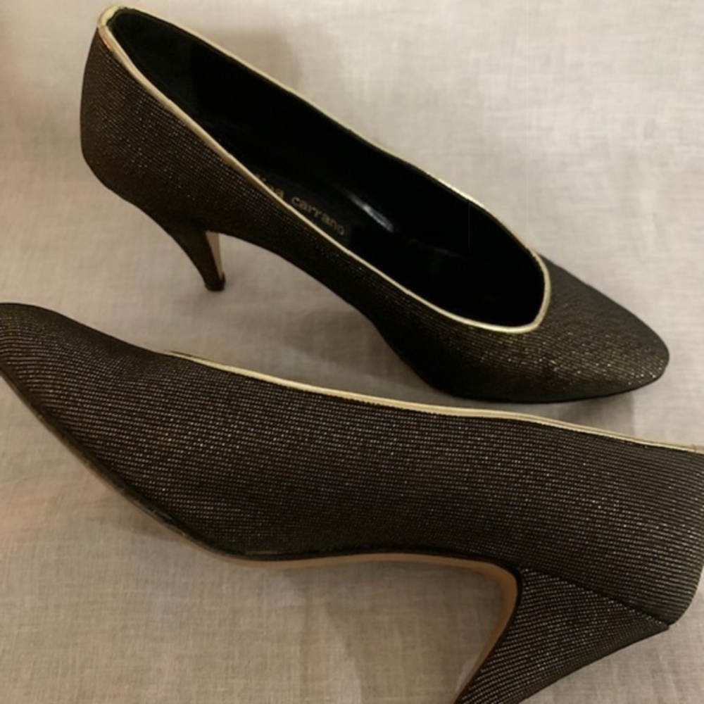 Valentina Carrano Black & Gold Heels Size 7.5